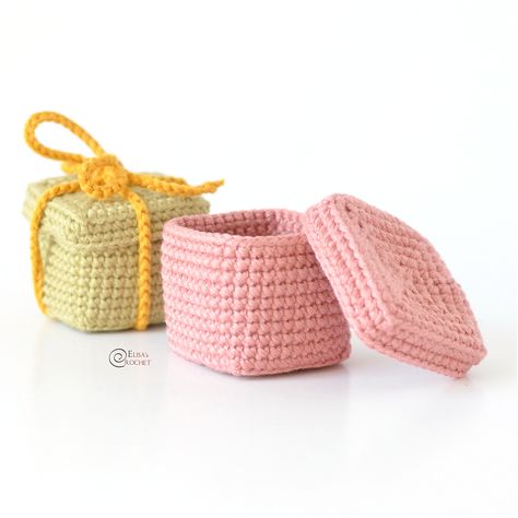 Free Crochet Small Bag Patterns, Free Crochet Gift Bag Patterns, Crochet Christmas Box Free Pattern, Crochet Mini Present, Small Crochet Box Pattern, Crochet Gift Box Pattern, Crochet Gift Pouch, Small Crochet Gift Bags Free Patterns, Crochet Box With Lid Free Pattern