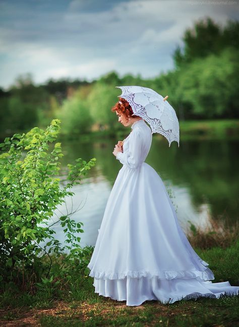 Back to past on Behance Parasol Reference, 1800s Dresses, People With Red Hair, Victorian Princess, Long Flowing Dresses, Ball Gowns Wedding Dress, 1800s Fashion, Fairytale Dress, Historical Dresses