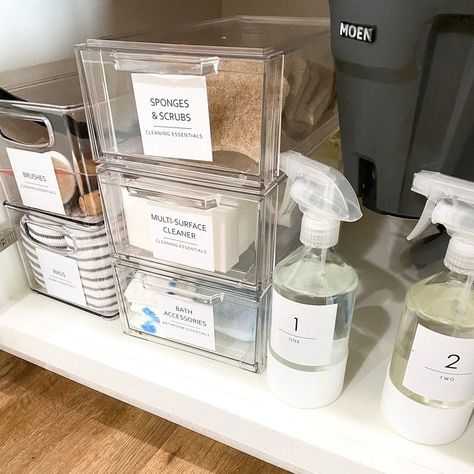 #bathrooms #organization #bathroomideas Under Bathroom Sink, Bathroom Storage Hacks, Under Kitchen Sink Organization, Kitchen Sink Organization, Small Bathroom Organization, Diy Bathroom Storage, Beauty And Makeup, Under Sink Organization, Simple Bathroom