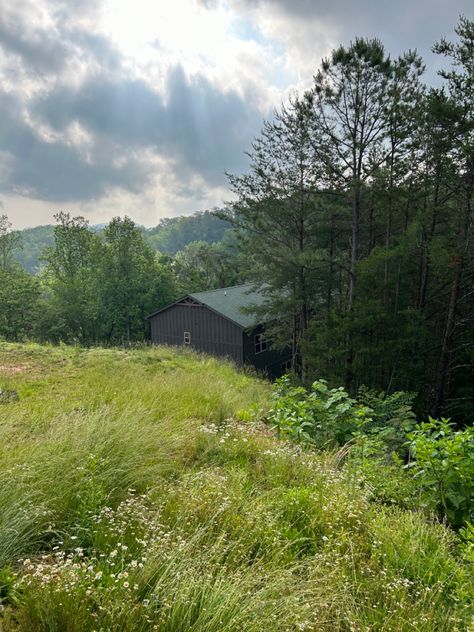 Leipers Fork Tennessee, Tn Mountains, Tennessee Aesthetic, Fantasy Future, Southern Aesthetic, Eastern Tennessee, 3 Aesthetic, Rocky Top, Spring 2025