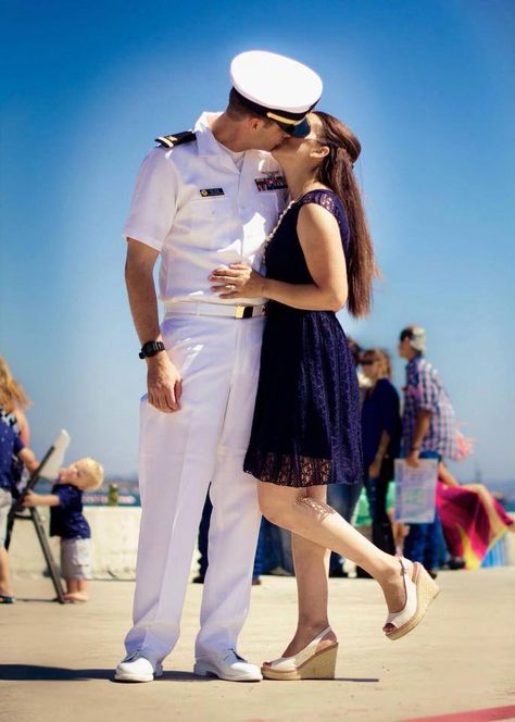 Navy Deployment Homecoming Navy Couple Pictures, Army Husband And Wife Photoshoot, Prayer To Find Love, Marine Couple Pictures, Navy Couple, Indian Military Couple Pictures, Dual Military Couple Pictures, Military Engagement Photos, Deployment Homecoming