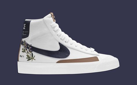 Nike's Flora Pack Continues with the Blazer Mid 77 "Indigo" | HOUSE OF HEAT Indigo Floral, Trendy Shoes Sneakers, Dr Shoes, Preppy Shoes, All Nike Shoes, Nike Blazer Mid 77, Nike Blazer Mid, Nike Tennis, Cute Nike Shoes