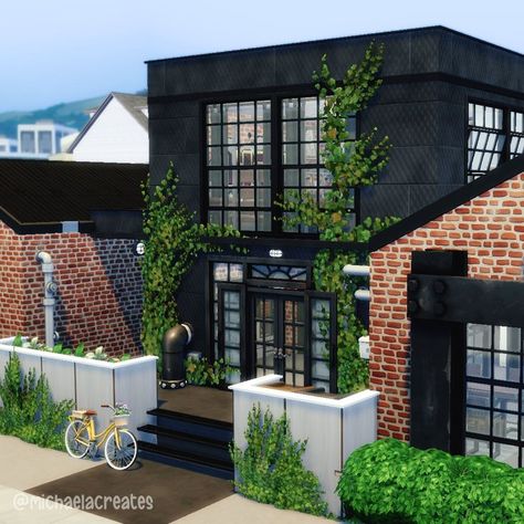 Spacious Industrial Home 🏭 A spacious and modern home for a family of four with a lofted bedroom and separated bedrooms for the kids 😊 🤎 Evergreen Harbor 🤎 30x20 🤎 $114,012 #thesims4 #simshouse #simsbuild #showusyourbuilds #sims4maxismatch #sims4housebuild #simshome #dreamhouse #sims Sims 4 Family Loft House, Sims Loft Exterior, Industrial Loft House Design Exterior, Sims 4 Modern Loft House, Modern Industrial Home Exterior, Exterior Loft House, Sims 4 Houses Industrial, Sims 4 Industrial House Exterior, Sims 4 Loft Exterior