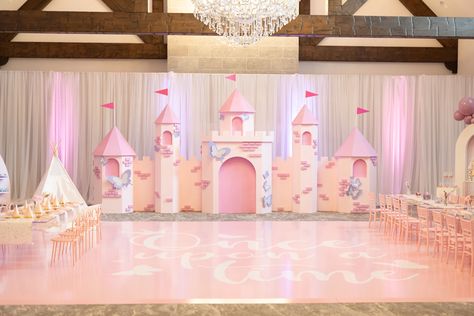 Our team designed and fabricated an incredible Fairytale Castle for the first birthday. Event planner Melissa Colaprete #eventprops #eventdecor#fairytalecastle#dreamcastle Princess Theme Birthday Party Decoration, Castle Birthday Decorations, Fourest Birthday, Birthday Event Planner, Kitty Party Themes, Fairytale Birthday, Castle Backdrop, Rapunzel Birthday Party, Cardboard Castle