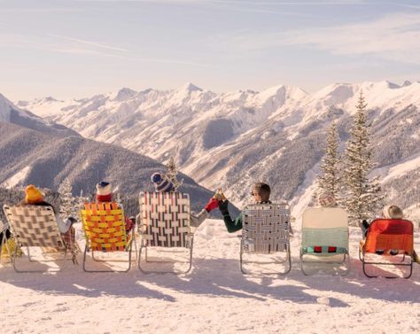 Whether you’re a first-timer or a regular, a trip to #Aspen is a rite of passage. Aspen, one of the most charming towns in the USA, is the place to #ski. And by ski we mean both on the #slopes, and the #après scene too. It doesn’t even matter whether you partake in the sport (although Colorado does have some of the best powder). There’s something in Aspen for everyone. This is the 2023 guide to Aspen. You may come now for the #winter, but you’ll stay for the summers. Aspen Mountain, Ski Culture, Old Dress, Gray Malin, Sun Loungers, Snow Photography, Adventure Lifestyle, Vintage Ski, Framing Photography