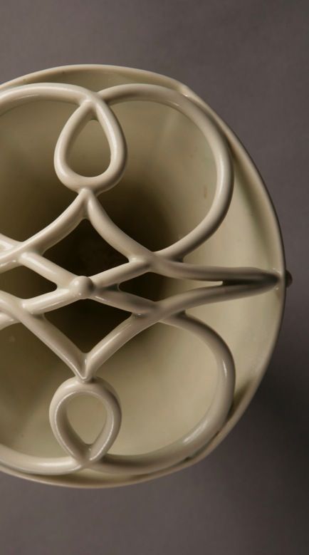 Coil Vessels, Heart Pottery, Clay Vases, Coil Pottery, Clay Texture, Flower Stems, Hand Building, Modern Pottery, Clay Vase