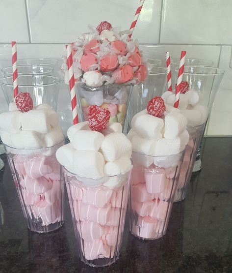 Milk shakes using marshmallow 1950s Party Ideas, 50s Party Decorations, Grease Themed Parties, Grease Theme, Grease Party, 50s Theme Parties, Sock Hop Party, Diner Party, Rock N Roll Party