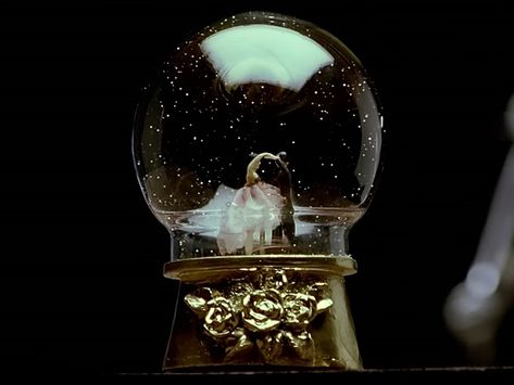 Om Shanti Om Snow Globe, Om Shanti Om Aesthetic Drawing, Om Shanti Om Aesthetic Wallpaper, Om Shanti Om Wallpaper, Om Shanti Om Aesthetic, Bollywood Wallpaper, Desi Love, Om Shanti, Om Shanti Om