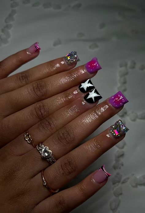 White Nail Ideas With Rhinestones, Nails With A Lot Of Rhinestones, Rod Wave Nails Ideas, Bktherula Nails, Shortie Nails Black Women, Short Junk Nails Square, Nails Short Charms, Spaceship Nails, Easy Y2k Nails