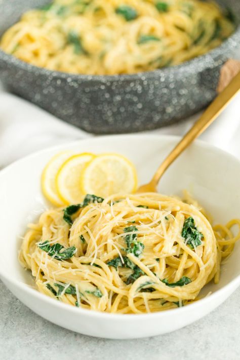 Pasta Saludable, Lemon Posset Recipe, Kale Greens, Pasta With Kale, Lemon Parmesan Pasta, Parmesan Noodles, Butter Sauce For Pasta, Lemon Shrimp Pasta, Summer Pasta Recipes