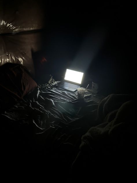 Late Night Laptop Aesthetic, Watching Phone In Bed Aesthetic, Laptop Night Aesthetic, Late Night In Bed Aesthetic, Movie In Bed Aesthetic, Bed Dark Aesthetic, Laying In Bed Aesthetic Night, Movies In Bed Aesthetic, Laptop In Bed Aesthetic