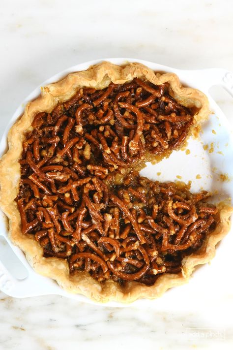 Mock Pecan Pie Recipe Mock Pecan Pie Recipe, Bars With Pretzels, Mock Pecan Pie, Breakfast Sides Dishes, Favorite Pie Recipes, Breakfast Sides, Pecan Pie Bars, Bread Snacks, Pie Bars