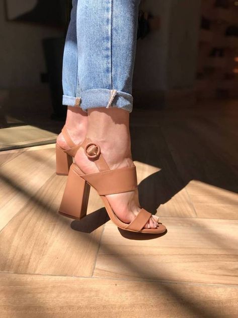 Elegant Shoes Heels, Summer Shoes Trends, Trendy Heels, Pretty Sandals, Fashion Shoes Heels, Shoes Heels Classy, Fashion Shoes Sandals, Cute Shoes Heels, Stylish Heels