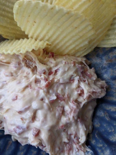 Sauerkraut Dip Sauerkraut Dip Recipes, Sauerkraut Snack Ideas, Sauerkraut Appetizers, Sauerkraut Dip, Brisket Dip, Sausage Dip, Beef Dip, Corned Beef Brisket, Sauerkraut Recipes