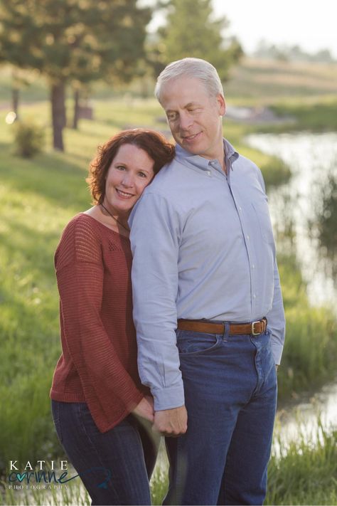 Robyn + Brian's 25th Anniversary Session Photography by Katie Corinne Photography Robyn and Brian's 25th Anniversary Session is actually a re-engagement session. Seeing two people who have been in love for so long, make my heart sing. #weddinganniversary #25years #anniversaryphotos #gettingmarriedagain #theknot #theknotcolorado #coloradosprings Older Couple Wedding, Older Couple Poses, Older Couple Photography, Shooting Couple, Horse Club, Family Photoshoot Poses, Anniversary Photography, Flying Horse, Wedding Anniversary Photos