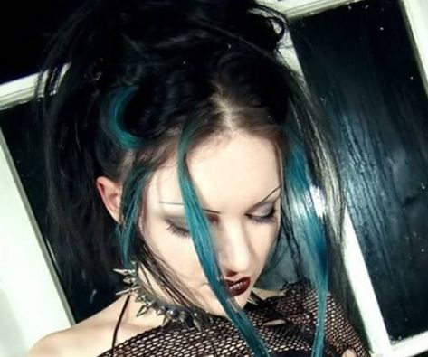 Mall Goth Hair, Metal Hairstyles, Emo Prom, Long Scene Hair, Goth 2000s, Emo Hairstyle, Liz Vicious, Gothic Hair, 2000s Goth