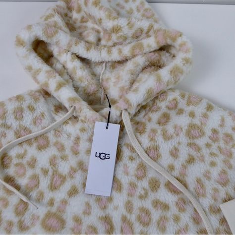 Ugg Hoodie Loyra Style Hoodie Attached Hood Soft, Faux Sherpa Material Leopard Print Design Drawstring Closure Ugg Branding Kangaroo Pocket Rib Knit Hem & Cuffs Brand New With Tags Pricing Is Fair And Quite Firm . Please Let Us Know If You Have Any Questions. Cute Winter Fits For School, Ugg Hoodie, Cute Winter Fits, Ugg Sweater, Velour Hoodie, Casual Preppy Outfits, Oversize Casual, Print Sweater, Style Hoodie