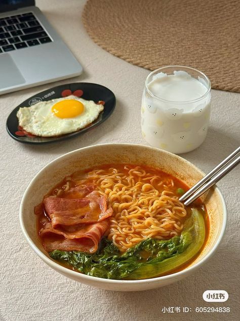 Ramen Recipes Easy, Korea Food, Healthy Food Menu, Korean Street Food, Food Therapy, Food Home, Healthy Food Motivation, Yummy Comfort Food, Food Goals