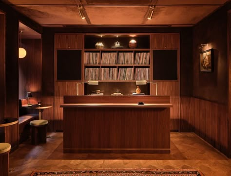 Sarita Posada Hifi Bar, Record Bar, Listening Bar, Restaurant Cafe Design, Disco Bar, Sound Room, Record Room, Music Bar, Porsche 993