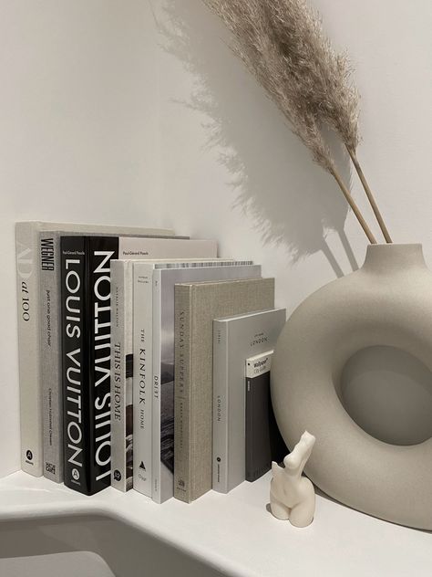 Bookshelf Decor Bedroom, Aesthetic Book Shelf, White Bookshelf Decor, Minimalist Bookshelf, Christian Room, Christian Room Decor, My Bookshelf, Styling Shelves, Aesthetic Christian