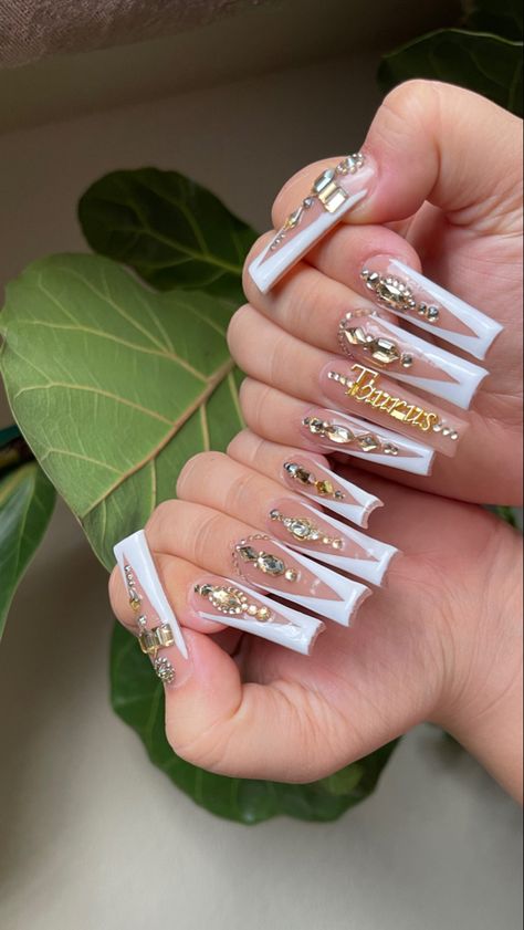 Taurus Birthday Nail Ideas, Taurus Themed Nails, Taurus Nails Birthday, French Tip Nails With Gold Jewelry, White V French Tip Nails, White And Nude Acrylic Nails, Taurus Inspired Nails, V French Tip Nails Square, Gold And White Nails Acrylic