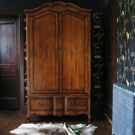 Dahl House, 1920s Home Decor, Bedroom Wardrobe Ideas, Most Comfortable Bed, Antique Wardrobe, Wooden Closet, French Wardrobe, Vintage Cupboard, French Armoire