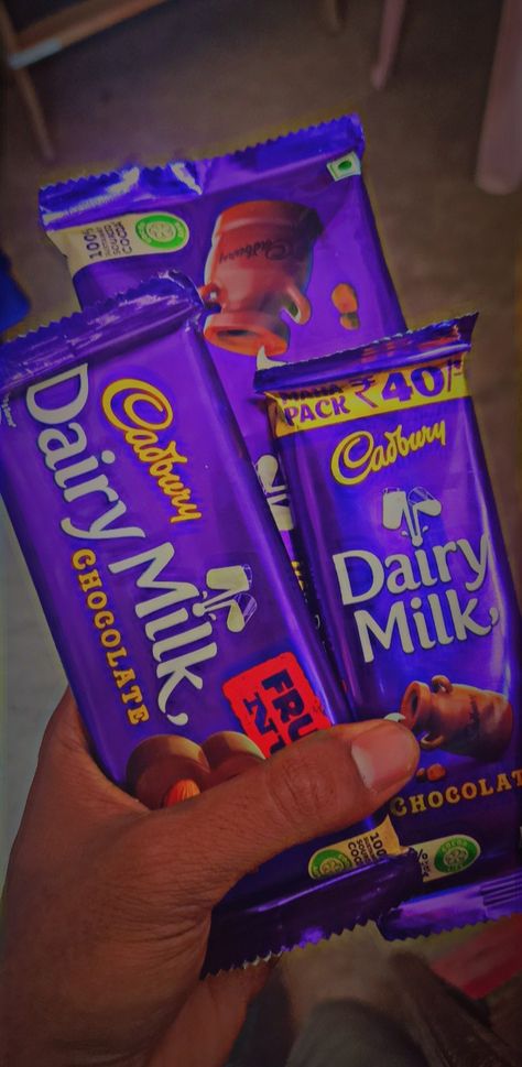 Newpost Daily Milk Chocolate Photo, Daily Milk Chocolate, Daily Milk, Chocolate Photos, Dairy Milk Chocolate, Cadbury Chocolate, Creative Profile Picture, Dairy Milk, Milk Chocolate