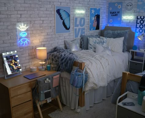 Light Blue Dorm Room Ideas Minimalist, Grey And Blue Room Ideas Bedroom, Blue And Gray Dorm Room Ideas, Blue And Gray Dorm Room, Dark Blue Dorm Room Aesthetic, Blue Themed Dorm Room, College Dorm Room Ideas Blue, Grey Dorm Room Ideas, Dorm Room Ideas Yellow