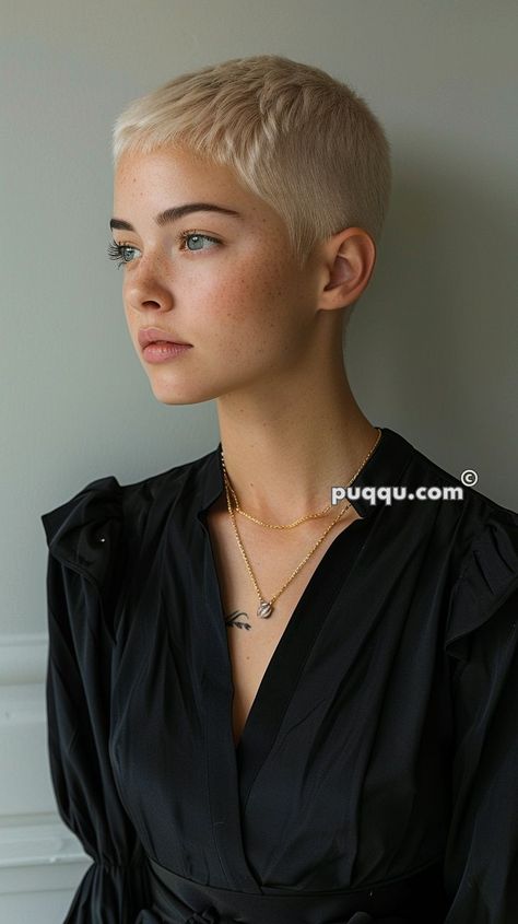 Really Short Hair Women, Buzz Cut Hairstyles Woman, Ultra Short Pixie Haircuts For Women, Platinum Blonde Hair At Home, Crew Haircut, Shaved Head Hairstyles, Micro Pixie, Woman Short Hair, Blonde Hair At Home