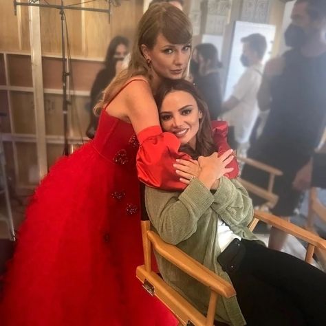 Taylor Swift Shares BTS Images from Music Video Dance Partner, Taylor Swift Music Videos, Miles Teller, Estilo Taylor Swift, Taylor Swift Music, Taylor Swift Red, Partner Dance, Red Taylor, Long Live Taylor Swift