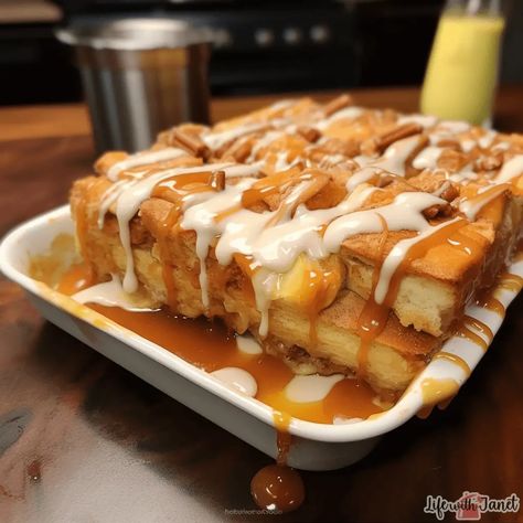 Caramel Apple Cinnamon Roll Lasagna Pancake Lasagna, Cinnamon Roll Lasagna, Fluffy Cinnamon Rolls, Christmas Cheesecake, Classic Apple Pie, Caramel Apple Pie, Ceramic Baking Dish, Lasagna Rolls, Cinnamon Bread