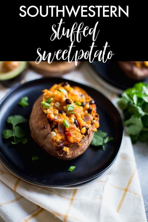 Southwestern Stuffed Sweet Potatoes are are super easy and delicious dinner idea! Stuffed Sweet Potato, Stuffed Sweet Potatoes, Sweet Potato Skins, Healthy Vegetarian Dinner, Best Vegetarian Recipes, Sunday Meal Prep, Potato Skins, Vegetarian Dinners, Mashed Sweet Potatoes