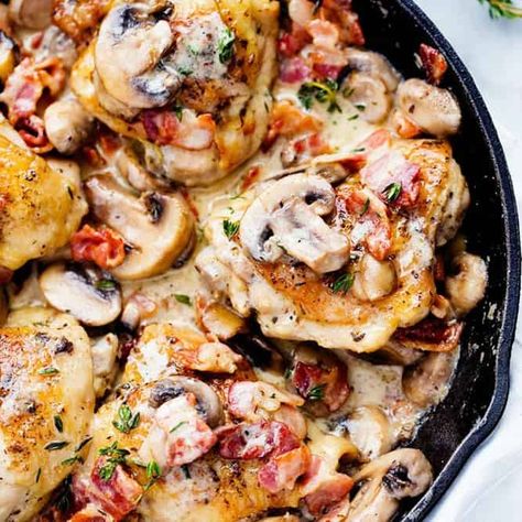 Recipe With Chicken Thighs, Recipe With Chicken, Bacon Mushroom, Thyme Chicken, Bacon Stuffed Mushrooms, Resep Diet, God Mat, Ketogenic Recipes, Chicken Thigh Recipes