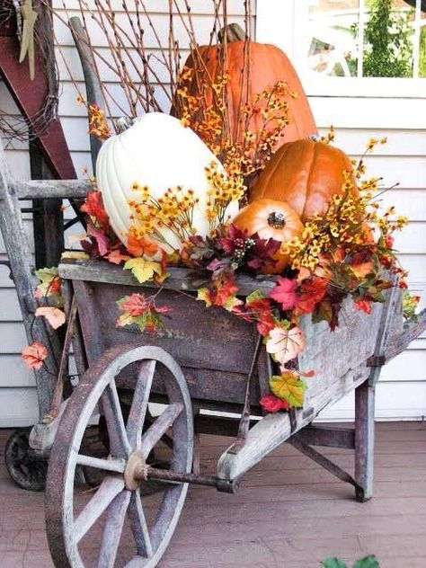 common ground : Weekend Inspiration: Wagons and Wheelbarrows for Fall Fall Yard Decor, Outdoor Fall Decor Ideas, Diy Porch Decor, Outside Fall Decor, Fall Planters, Geek Decor, Fall Front Porch Decor, Rustic Fall Decor, Fall Deco