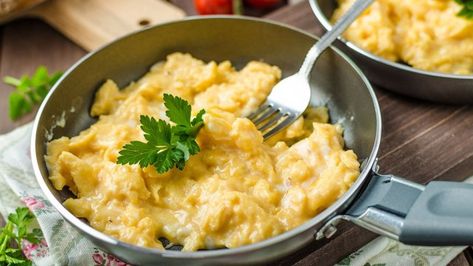 Gouda Recipe, Best Scrambled Eggs, Ways To Cook Eggs, Immune Boosting Foods, Low Carb Diets, Low Carb Sides, Low Carb Side Dishes, Substitute For Egg, Vegan Eggs