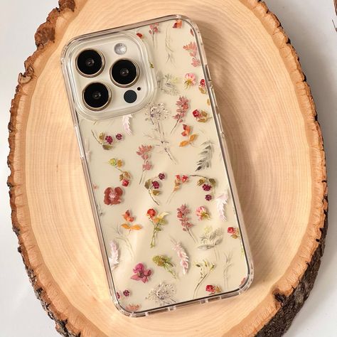 The Watercolor Wild Flowers Clear Phone Case provides just the right amount of protection for your iPhone and Galaxy devices while still allowing the beauty of your phone to show through! Clear Phone Cases With Designs, Iphone Cases Flowers, Clear Flower Phone Case, Clear Floral Phone Case, Phone Clear Case Aesthetic, Watercolor Phone Case, Back Covers For Phone, Cute Clear Phone Cases, Clear Phone Case Ideas