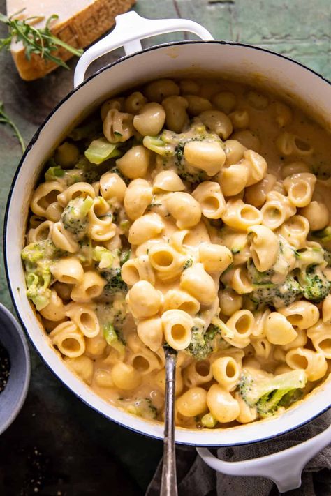 One Pot Stove-Top Mac and Cheese | halfbakedharvest.com Half Baked Harvest Recipes, Boxed Mac And Cheese, Harvest Recipes, Half Baked, Half Baked Harvest, Think Food, Most Popular Recipes, Healthy Homemade, Popular Recipes