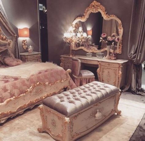 Old Hollywood Bedroom, Hollywood Glamour Bedroom, Hollywood Glam Bedroom, Hollywood Bedroom, Royal Bedroom, French Style Bedroom, Fancy Bedroom, Glam Bedroom Decor, Shabby Chic Decor Diy