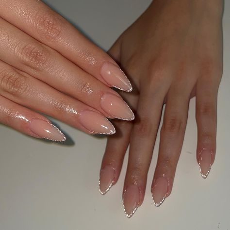 44 Cute Almond Nails Inspo To Feel Like a Princess – GlamGoss Colored Chrome Nails Designs, Wedding Jelly Nails, Wedding Nails Non Traditional, Chrome Nails Diamonds, Pink Nail With Pink French Tip, Nail Shine Design, Champagne Wedding Nails For Bride, Pointed Almond Acrylic Nails, Bride Nails Acrylic