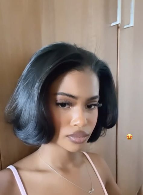 Old Money Bob Black Women, 90s Black Women Hair, Bob Blowout Black Women, 90s Short Hair Black Women, Short Bob Black Women, Fluffy Bob Black Women, Tattoo Inspo Aesthetic, Up Do Hairstyles, Do Hairstyles