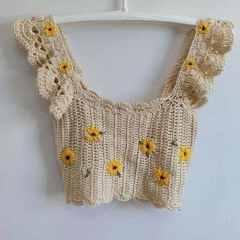 Crochet Crop Top Pattern, Mode Crochet, Crochet Clothes For Women, Crochet Fashion Patterns, Crochet Clothes Patterns, Crochet Top Pattern, Diy Crochet Projects, Crochet Inspo, Crochet Crop Top