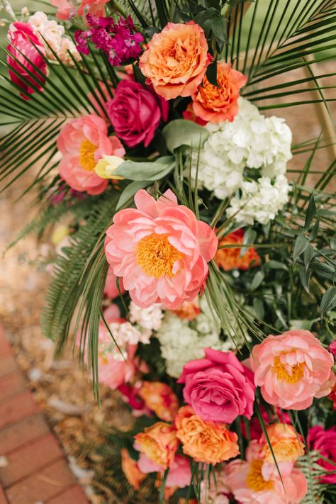 Yellow Orange Pink Wedding, Pink Orange Wedding Flowers, Wedding Flower Arrangements Pink, Peru Wedding, June Wedding Flowers, Blue Flower Arrangements, Orange And Pink Wedding, Forest Fairytale, Fairytale Garden