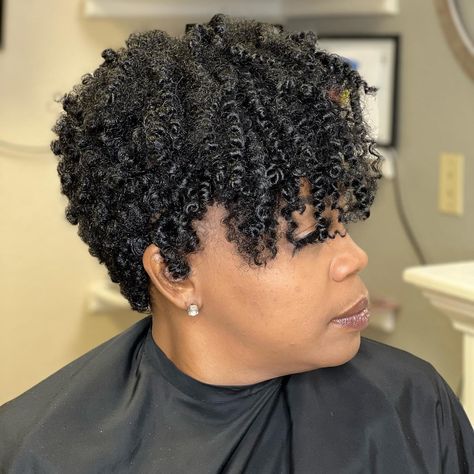 Short Crochet Braid Styles, Short Crochet Braids Hairstyles, Crochet Braids Hairstyles Curls, Short Curly Crochet Hair, Short Crochet Braids, Afro Twist Braid, Crochet Curls, Short Crochet, Curly Crochet Hair Styles