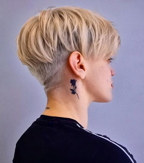 Edgy Layered Undercut Pixie Genderfluid Hairstyles, Edgy Undercut Pixie, Interesting Haircuts, Enby Haircuts, Enby Hair, Genderfluid Haircut, Androgynous Hairstyles, Nonbinary Hair, Short Haircuts For Round Faces