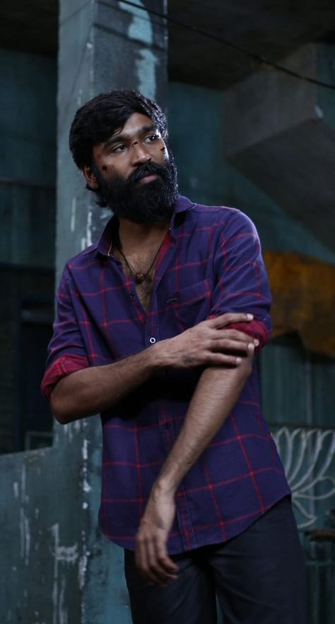 #VadaChennai from Oct 18 Dhanush Mass Images, Vada Chennai, Actor Dhanush, Kgf Photos Hd, Famous Indian Actors, Black Hd, Action Hero, Film Posters Art, Hd Wallpaper 4k