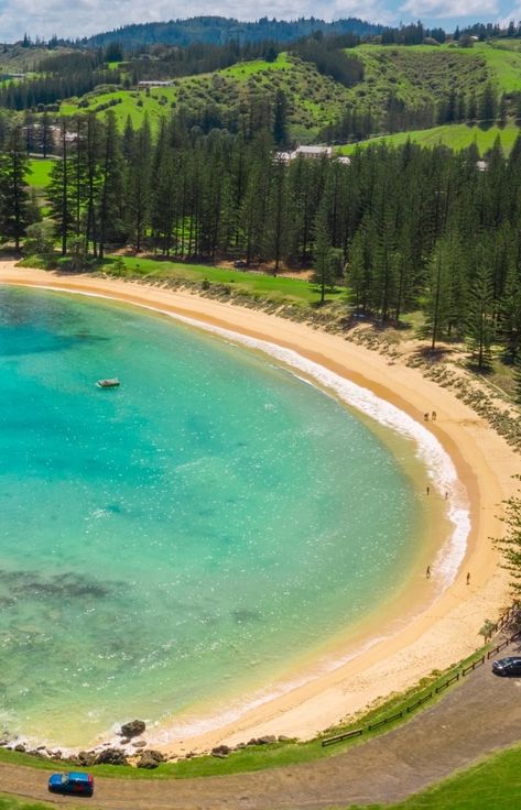 Norfolk Island: 7 day holiday - Tourism Australia Norfolk Island Australia, Auckland Beaches, Falkland Islands Photography, North Island Nz, Holidays Abroad, Norfolk Broads Landscapes, Norfolk Island, Dream Holidays, Australia Country