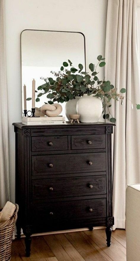 Modern Guest Bathroom Ideas, Modern Guest Bathroom, Guest Bathroom Ideas, Home Decoration Ideas, Bathroom Refresh, Dresser Decor, Decoration Inspiration, Master Bedrooms Decor, Living Room Inspo