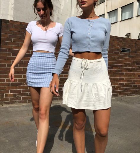 Brandy Melville Germany on Instagram: “#brandygermany” Brandy Skirt Outfits, Brandy Melville Outfits Summer, Brandy Mellvile, Brandy Outfit, Brandy Skirt, Bff Matching Outfits, Cardigan Summer, Spring Cardigan, Brandy Melville Outfits