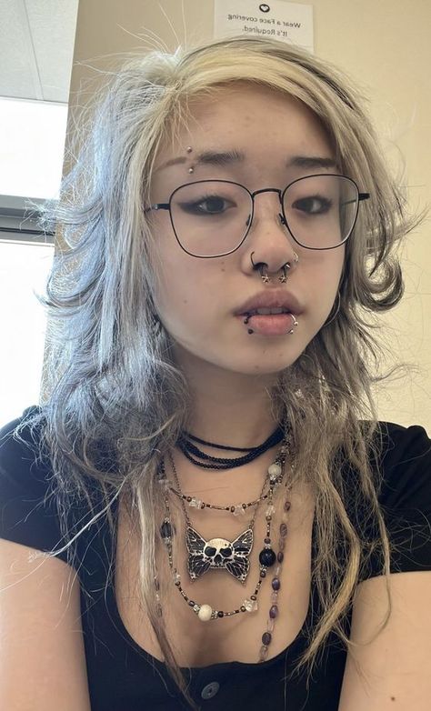 Pretty People With Piercings, Girl With Face Piercings, Cool Face Piercings, Lots Of Piercings Face, Piercing Combos Face, Piercing Aesthetic Face, Piercings Reference, People With Piercings, Cute Face Piercings