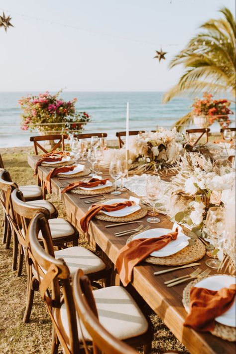 Wedding table setting villa del oso sayulita mexico Mexico Wedding Aesthetic, Sayulita Wedding, Mexican Boho Wedding, Mexican Beach Wedding, Colombian Wedding, Cancun Destination Wedding, Mexico Beach Weddings, Mexico Wedding Venue, South Africa Wedding